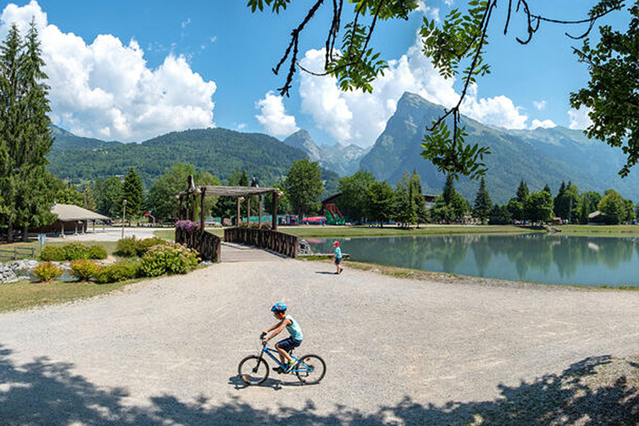 Samoens station familiale en été