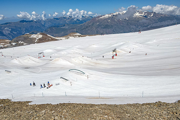 glacier 2 alpes ete