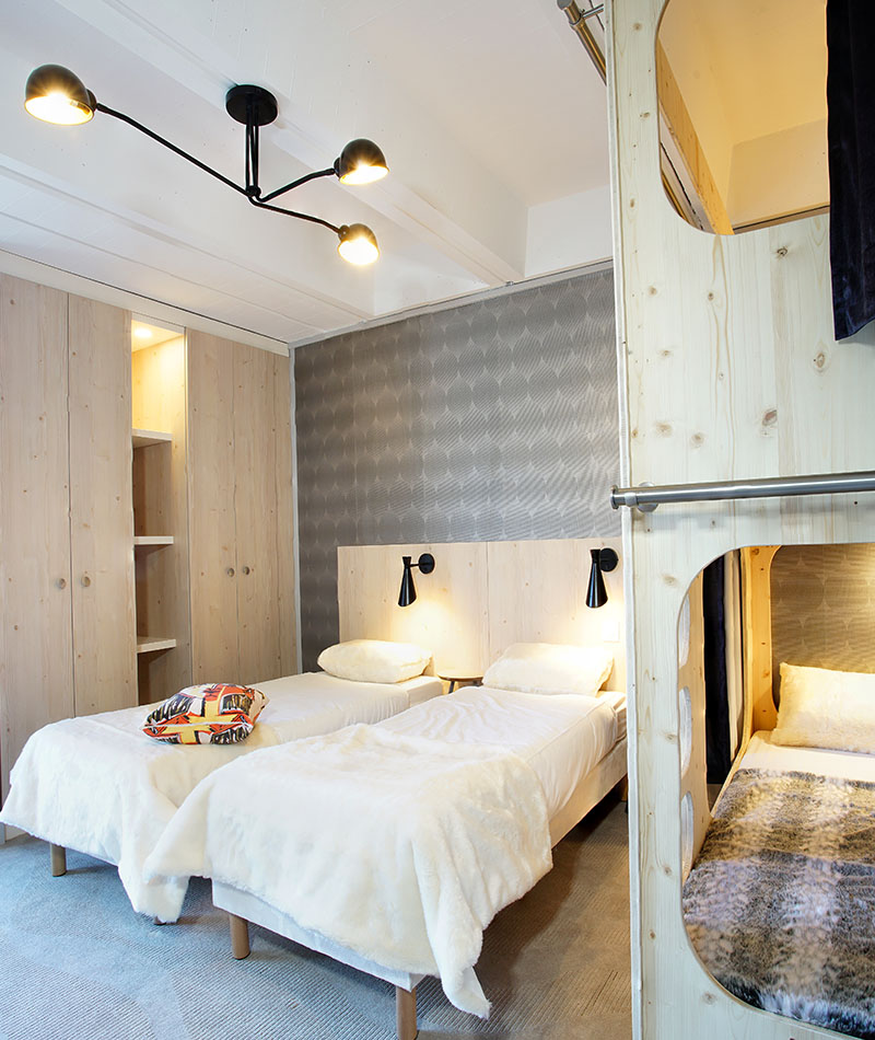 chambre avec vue montagne enneigée - Haute-Savoie
